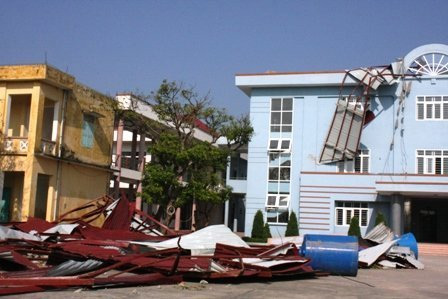 Thêm một cột phát thanh bị đổ ở Nam Định - 5