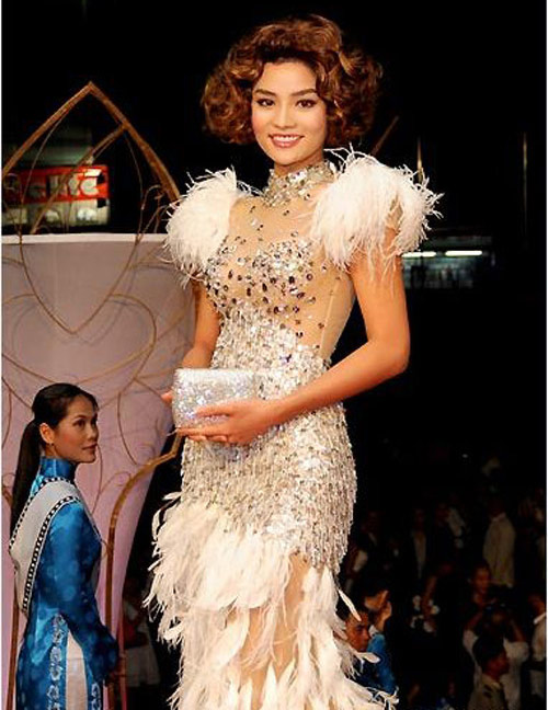 Sang chảnh với lông vũ như Lý Nhã Kỳ - 2