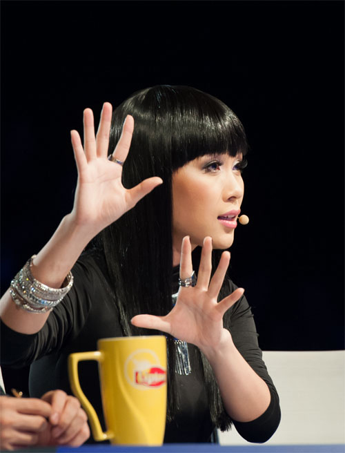 "Họa my tóc nâu" hóa nữ thần Cleopatra - 6