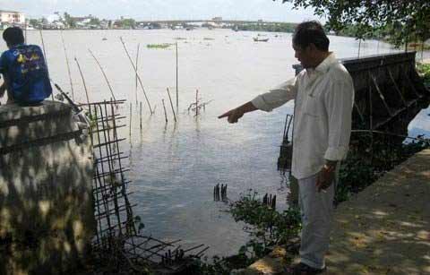 Thi công ì ạch, hà bá "nuốt" đường - 11