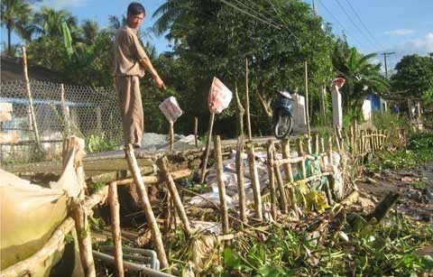 Thi công ì ạch, hà bá "nuốt" đường - 4