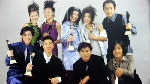 Lộ ảnh quá khứ đắt giá của sao Hoa - 15