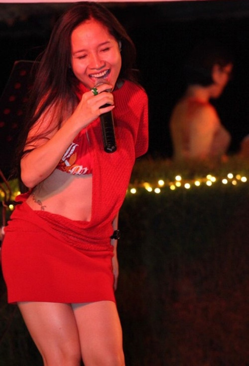 4 "thảm họa thời trang" làng nhạc Việt - 6