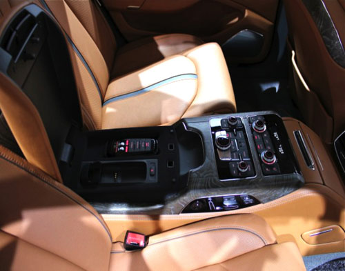 Audi A8L W12 bất ngờ lộ diện ở Sài Gòn - 3