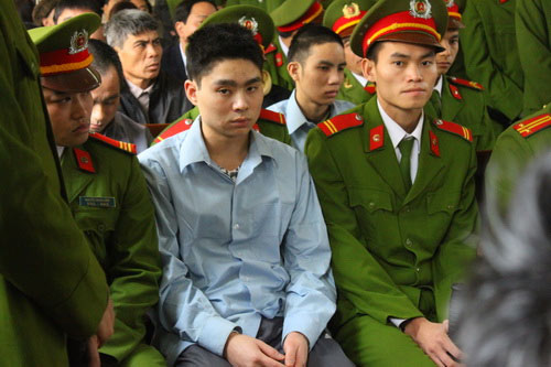 “Nên xác định tuổi thành niên là 16” - 2