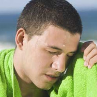 Sức khỏe đời sống - Đổ mồ hôi: Đừng xem là chuyện nhỏ