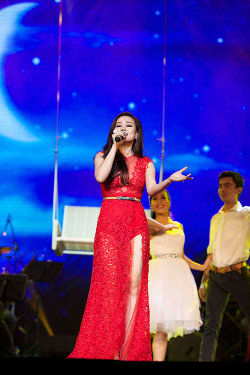 Vy Oanh gợi cảm, nóng bỏng - 4