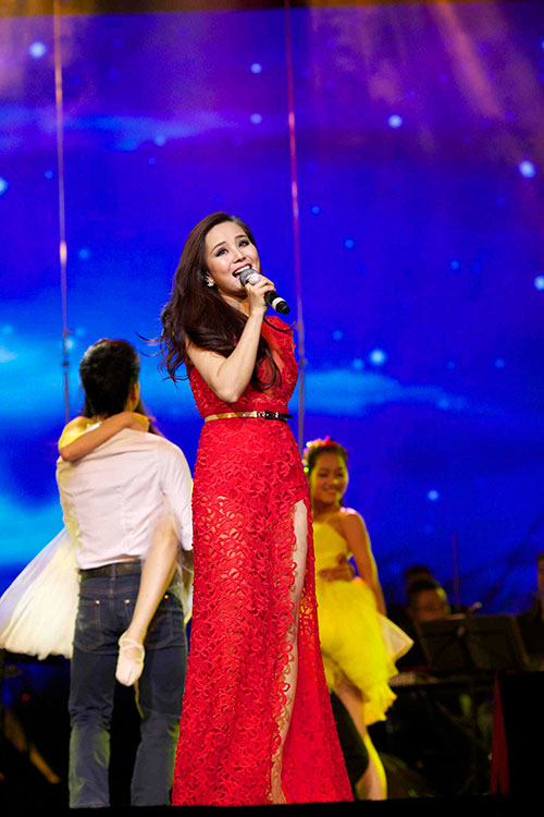 Vy Oanh gợi cảm, nóng bỏng - 5