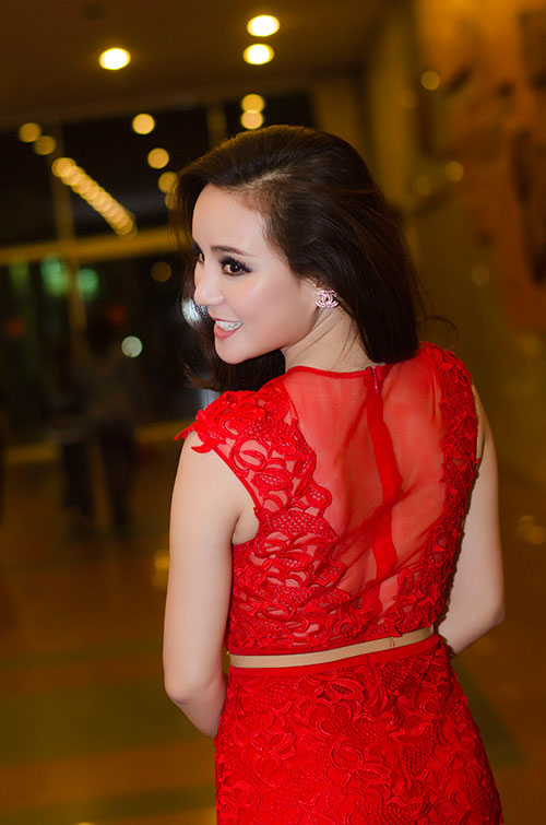 Vy Oanh gợi cảm, nóng bỏng - 7