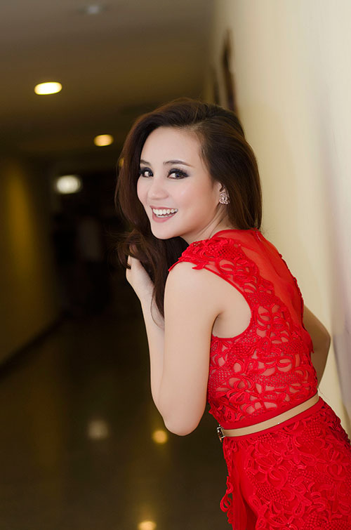 Vy Oanh gợi cảm, nóng bỏng - 10