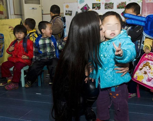 Gan Lulu kín đáo đi từ thiện - 6