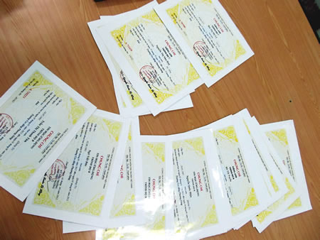 Bóc gỡ đường dây làm giả văn bằng, chứng chỉ - 3