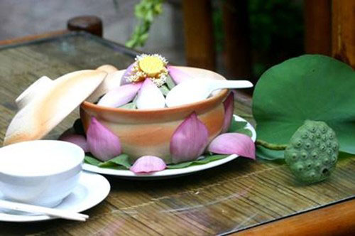 Thanh tao cơm sen xứ Huế - 1