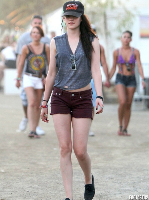 Kristen Stewart's cool "ant" waist - 10