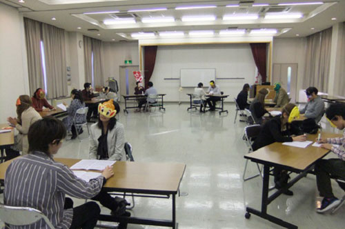 Đeo mặt nạ đi... hẹn hò - 1