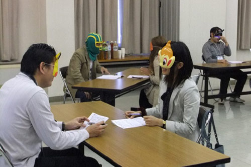 Đeo mặt nạ đi... hẹn hò - 3