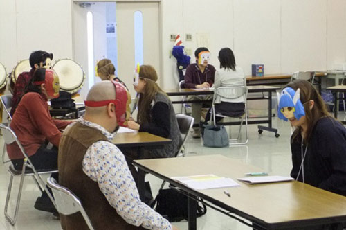 Đeo mặt nạ đi... hẹn hò - 4