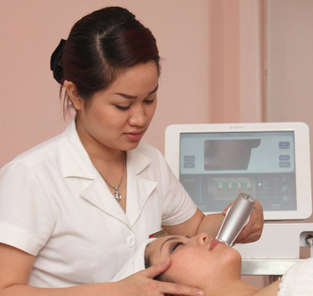 Kích thích cơ thể tự làm đầy sẹo lõm - 1
