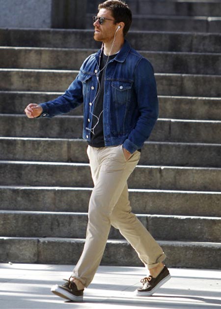 Xabi Alonso như tài tử điện ảnh dạo phố - 4
