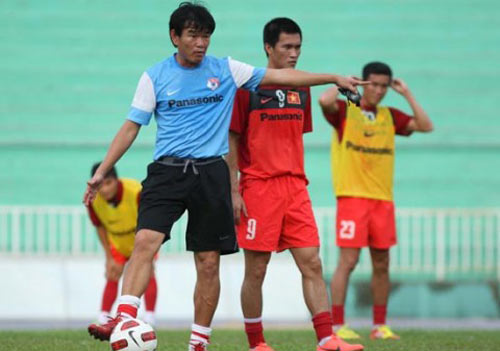 Thiếu khách quốc tế, ĐTVN tập trận với K.KH - 1