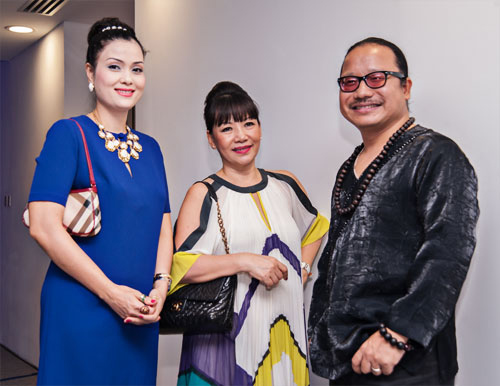 Uyên Linh nhí nhảnh khoe đường cong - 14