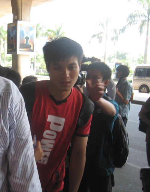 Thêm 8 thủy thủ tàu Saigon Queen về đến TPHCM - 4