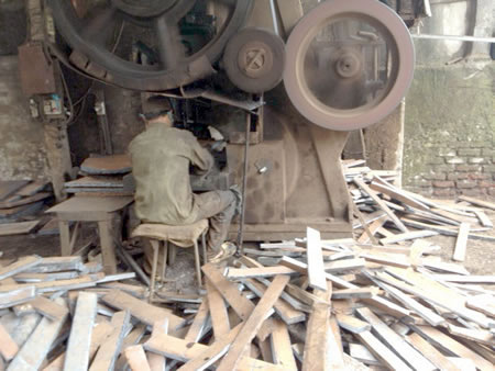 Hàng loạt công ty, DN sập bẫy siêu lừa - 3