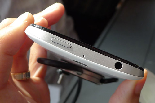 HTC One SV giá “chát” - 5