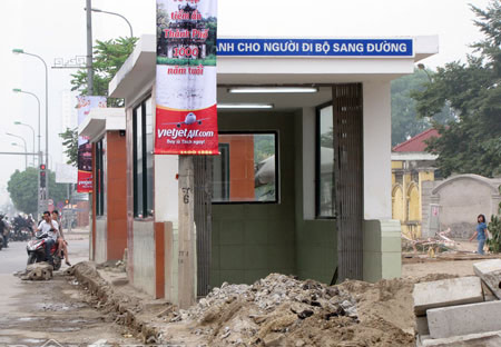 HN: Hầm đi bộ bất ngờ bị khóa trái - 10