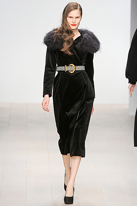 Thời trang nhung quyến rũ trên sàn diễn - 14