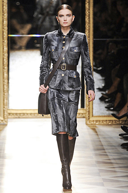 Thời trang nhung quyến rũ trên sàn diễn - 17