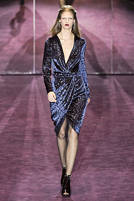 Thời trang nhung quyến rũ trên sàn diễn - 8