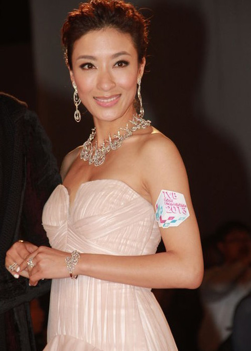 Sao Hồng Kông nửa kín nửa hở - 10