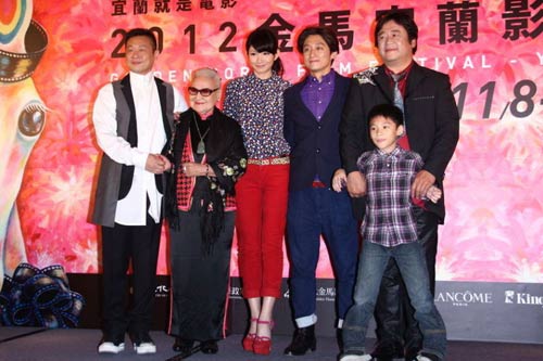 Sao Hồng Kông nửa kín nửa hở - 7