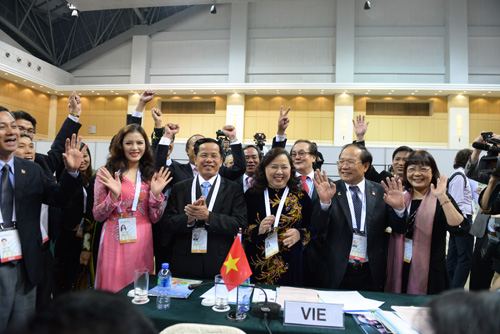 Nhã Kỳ nổi bật tại Macau - 9