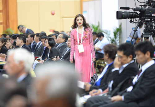 Nhã Kỳ nổi bật tại Macau - 3