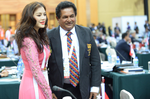 Nhã Kỳ nổi bật tại Macau - 13