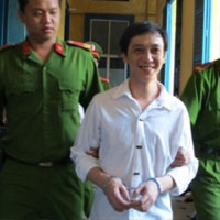 Pháp luật - Giết thiếu úy công an để cho vợ... hả giận