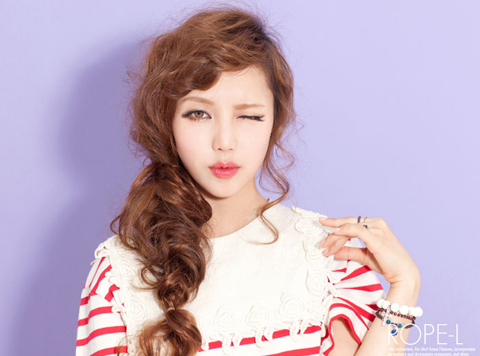 Lãng mạn với tóc xoăn giả - 3