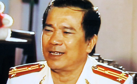 Những chiếc cúc áo tố cáo tội ác - 2