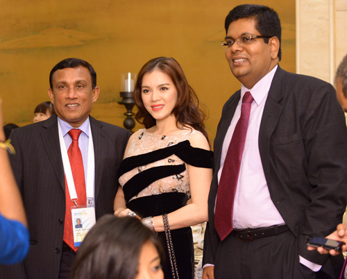 Lý Nhã Kỳ cuốn hút tại tiệc đêm - 2