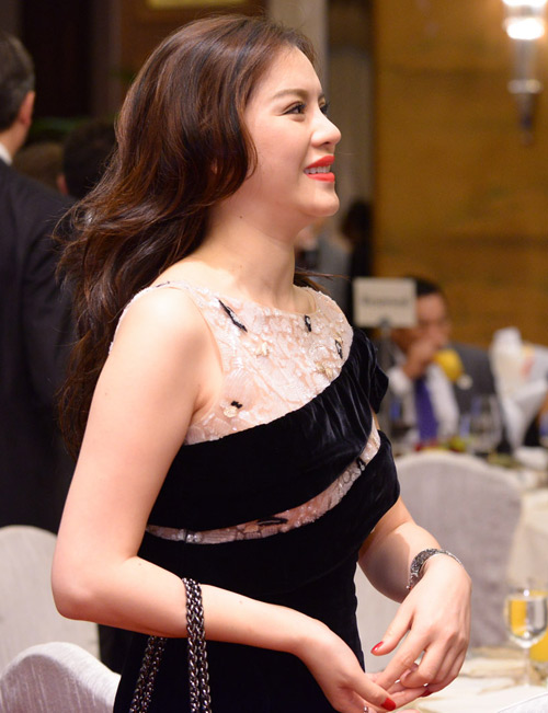 Lý Nhã Kỳ cuốn hút tại tiệc đêm - 6