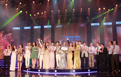 Lưu Hiền Trinh đăng quang thuyết phục - 16