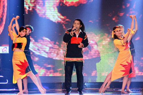 Lưu Hiền Trinh đăng quang thuyết phục - 11