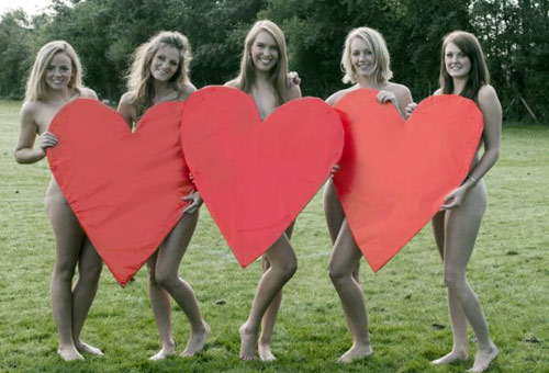 Khỏa thân để gây quỹ cho mẹ bị ốm - 3