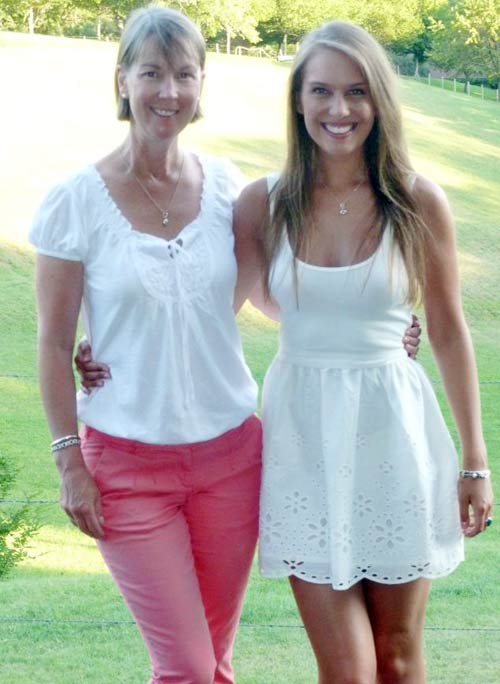 Khỏa thân để gây quỹ cho mẹ bị ốm - 1