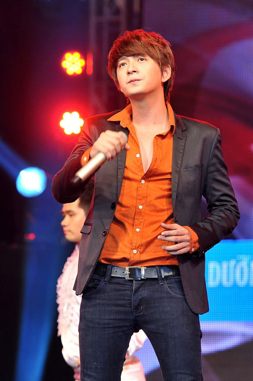 Hà Hồ thướt tha váy hoa - 15