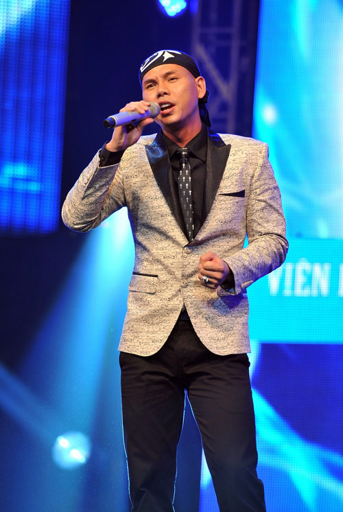 Hà Hồ thướt tha váy hoa - 17