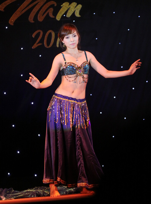 Hoa khôi Đại Nam khoe lưng ong quyến rũ - 18