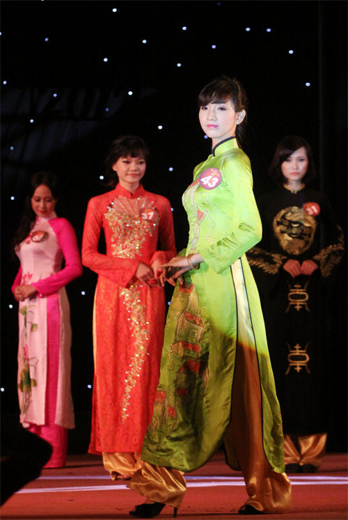 Hoa khôi Đại Nam khoe lưng ong quyến rũ - 4